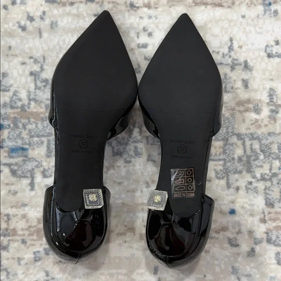 Black Women's Heels - Picture 7 of 7